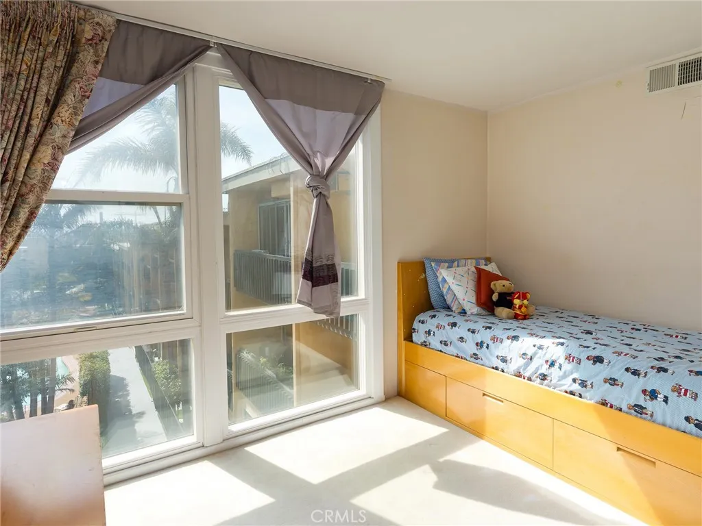 770 W Imperial Avenue 100, El Segundo, California 90245 home-pic-12